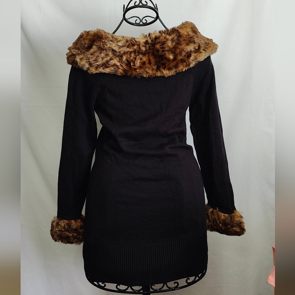 Midnight Velvet Sweaters - Midnight Velvet Sweater - Faux Fur - Size  M - NWT